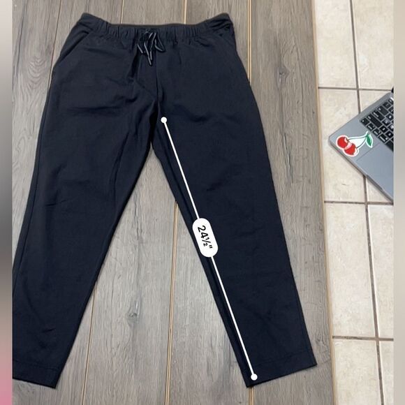 Lululemon Jogger - Picture 3 of 3